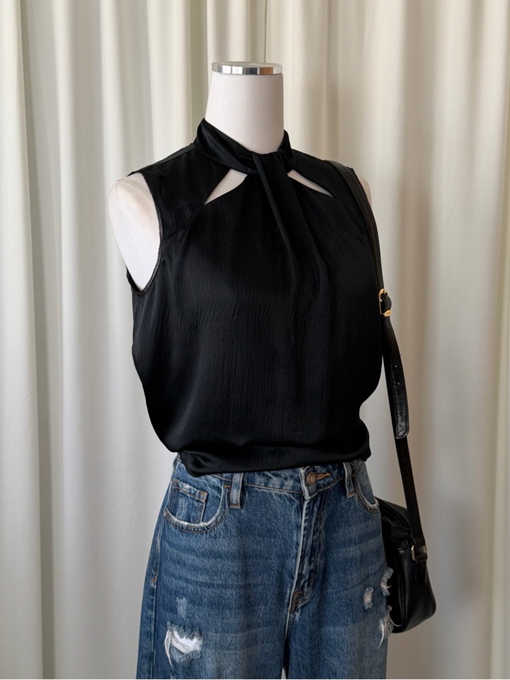Go by GoSilk Black Washable Silk Sleeveless Halter Top XS.